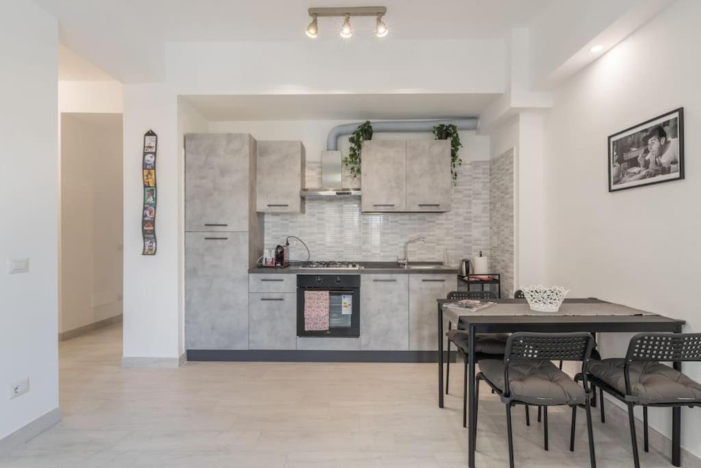 Apartmán Cinema House In Cinecitta Řím Exteriér fotografie
