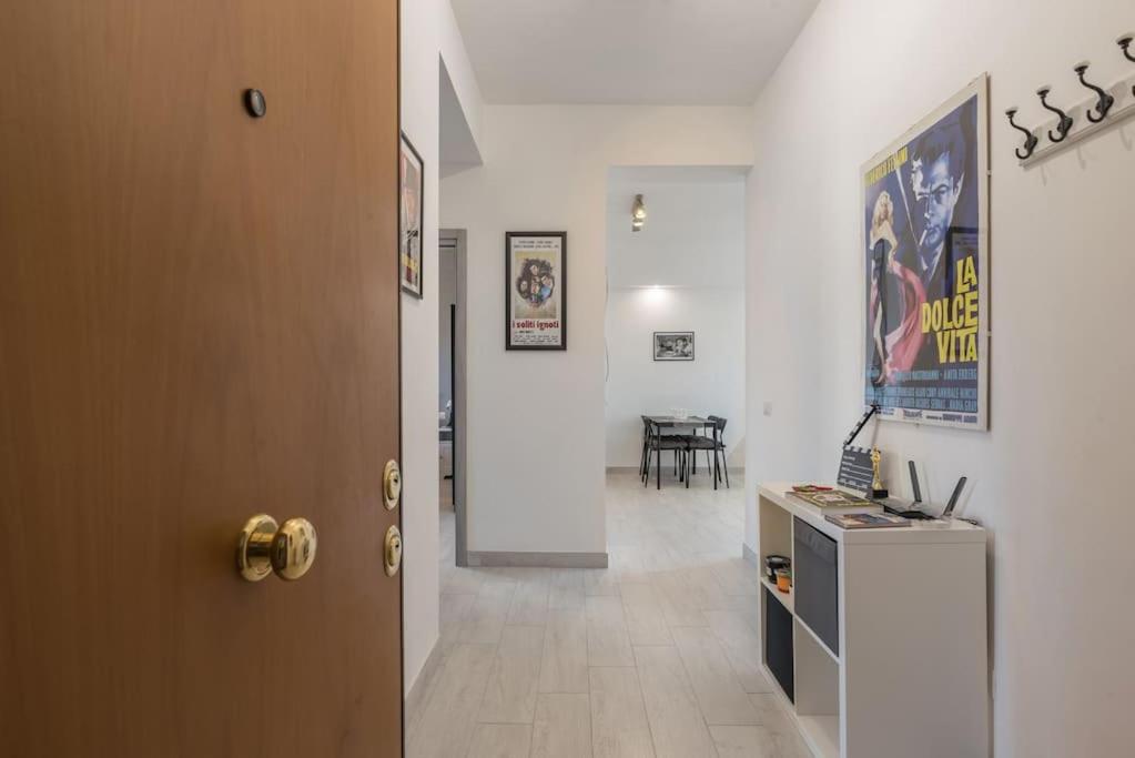Apartmán Cinema House In Cinecitta Řím Exteriér fotografie